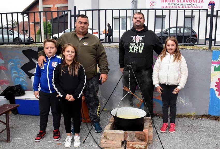 ODRŽANA TRADICIONALNA 8. JAKŠIĆKA FIŠIJADA: Jakšićki ribiči skuhali najbolji fiš