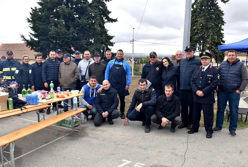 ODRŽANA TRADICIONALNA 8. JAKŠIĆKA FIŠIJADA: Jakšićki ribiči skuhali najbolji fiš