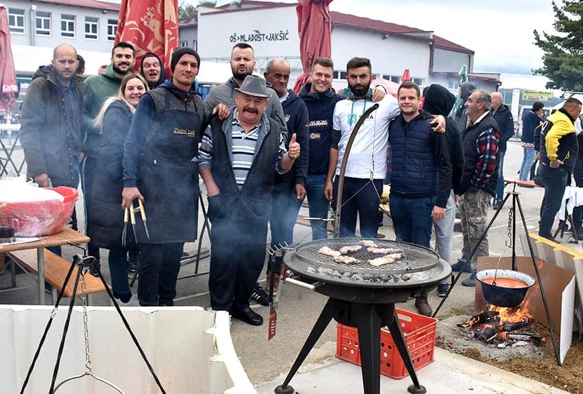 ODRŽANA TRADICIONALNA 8. JAKŠIĆKA FIŠIJADA: Jakšićki ribiči skuhali najbolji fiš