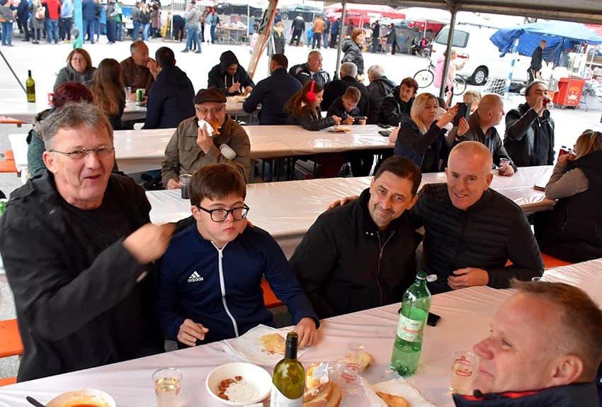 ODRŽANA TRADICIONALNA 8. JAKŠIĆKA FIŠIJADA: Jakšićki ribiči skuhali najbolji fiš