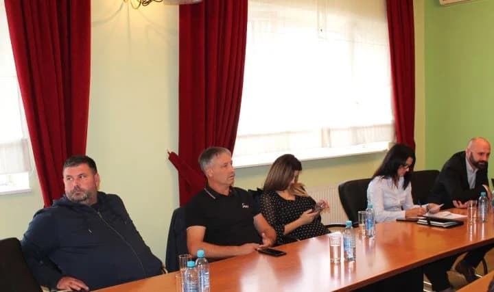 ODRŽANA 19. SJEDNICA GRADSKOG VIJEĆA PLETERNICE: Ugovorena  sanacija željezničkog kolodvora u Ratkovici