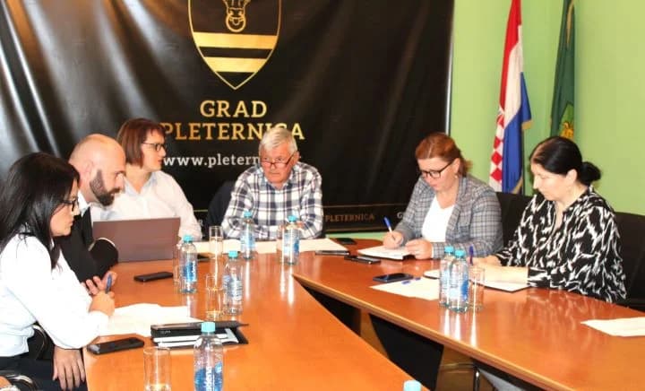 ODRŽANA 19. SJEDNICA GRADSKOG VIJEĆA PLETERNICE: Ugovorena  sanacija željezničkog kolodvora u Ratkovici