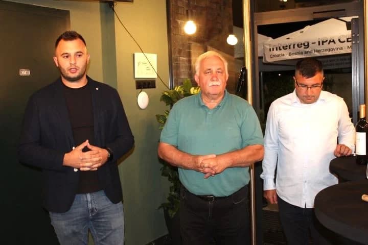 Održana nezaboravna večer vina i poezije