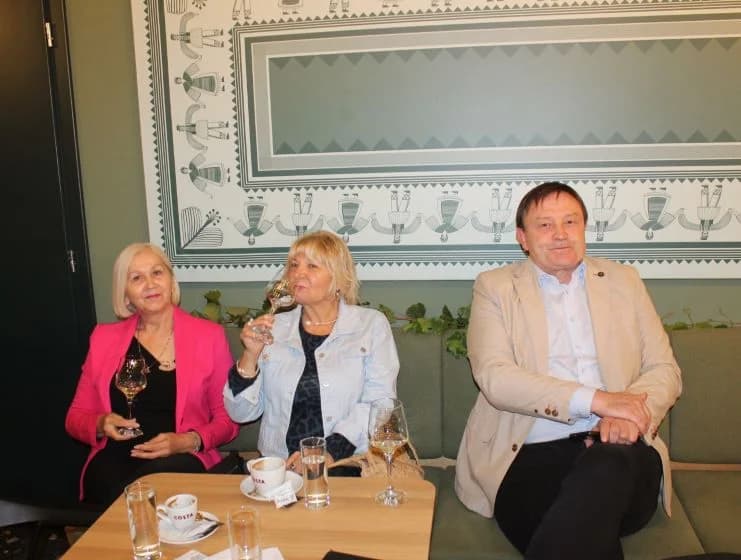Održana nezaboravna večer vina i poezije