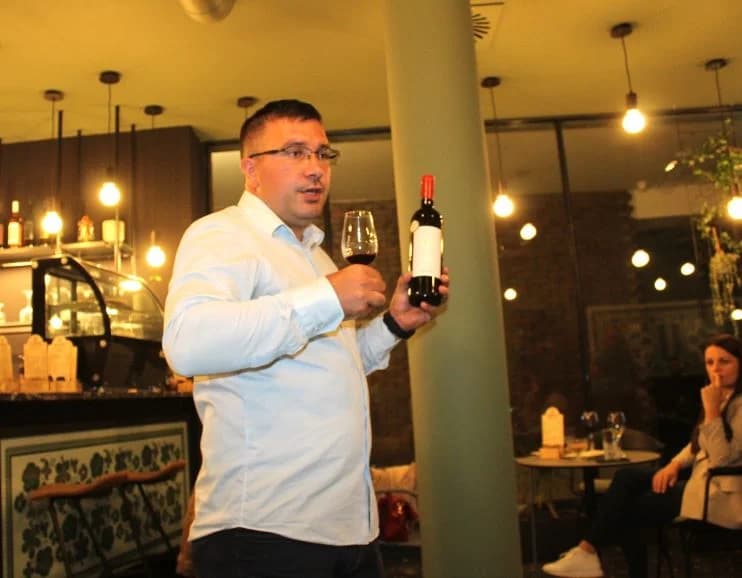 Održana nezaboravna večer vina i poezije