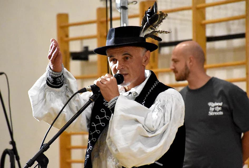 ODRŽANA 22.SMOTRA FOLKLORA U JAKŠIĆU: Nastupili folkloraši koji čuvaju tradiciju od zaborava