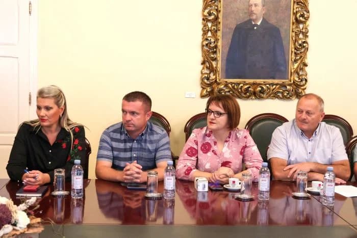 GRAD PLETERNICA I DJEČJI VRTIĆ „TRATINČICA“ : Potpisan sporazum o suradnji pri otvaranju novog studija Ranog i predškolskog odgoja i obrazovanja u Požegi