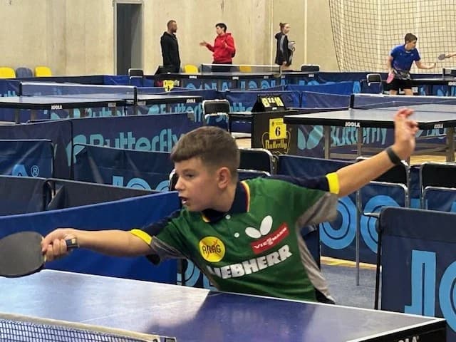 USPJEŠNI SPORTAŠI: Stolnotenisači Tom Pirc i Ivan Smiljanić na pobjedničkom postolju