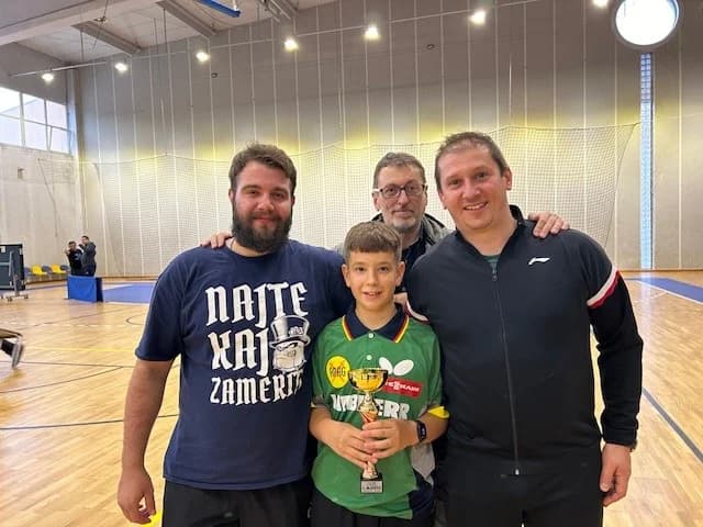 USPJEŠNI SPORTAŠI: Stolnotenisači Tom Pirc i Ivan Smiljanić na pobjedničkom postolju