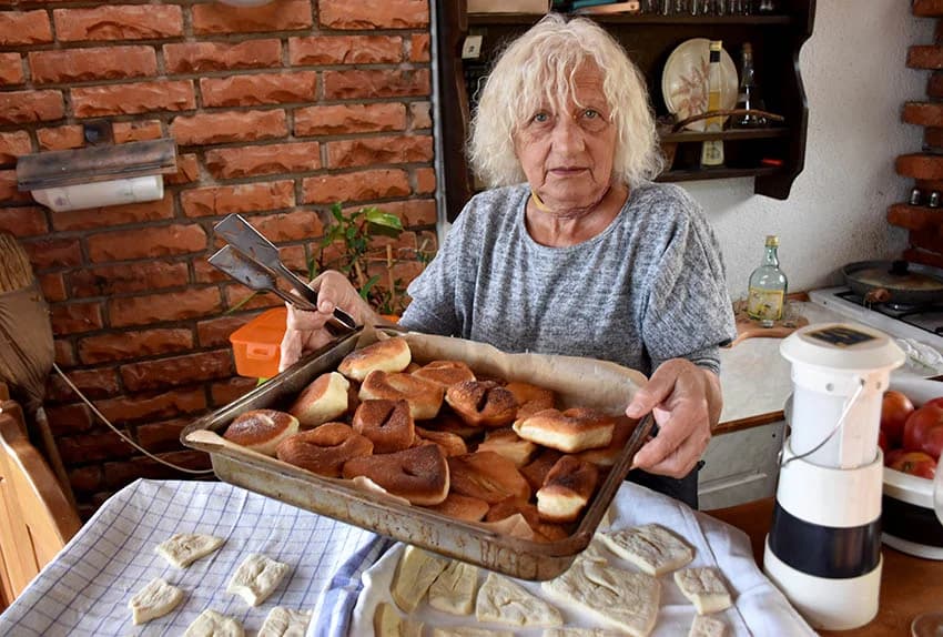 Berba je povod za okupljanje i druženje [FOTO]