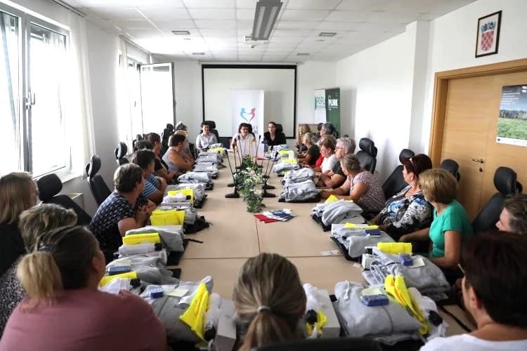 Održan sastanak gerontodomaćica s gradonačelnicom Pleternice Marijom Šarić