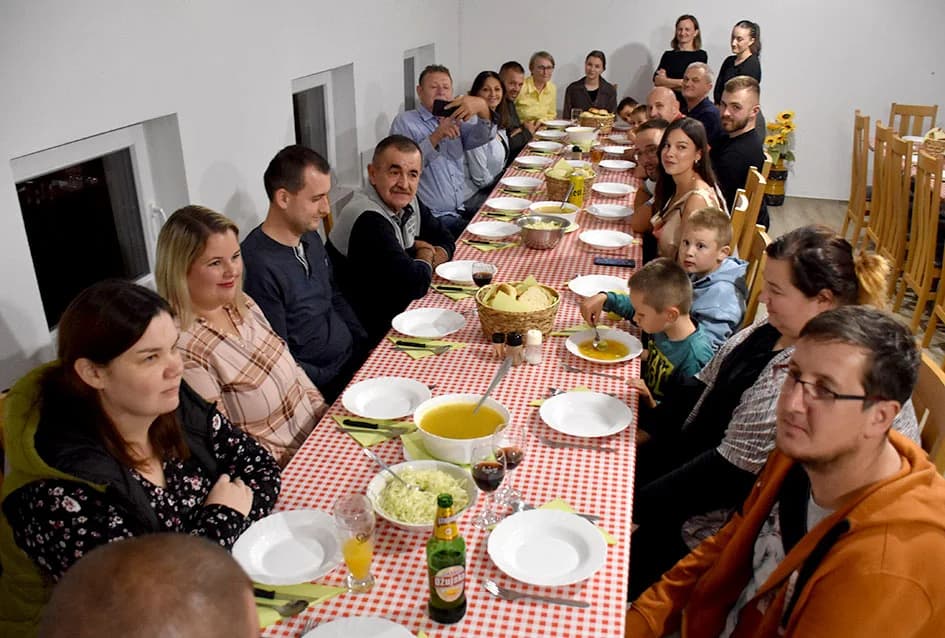 BIŠKUPČANIN MIHAEL IVANOVIĆ POBJEDNIK „VEČERE ZA 5“: Radost veselja podijelio s uzvanicima