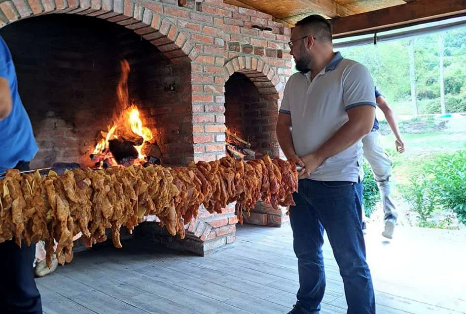BIŠKUPČANIN MIHAEL IVANOVIĆ POBJEDNIK „VEČERE ZA 5“: Radost veselja podijelio s uzvanicima
