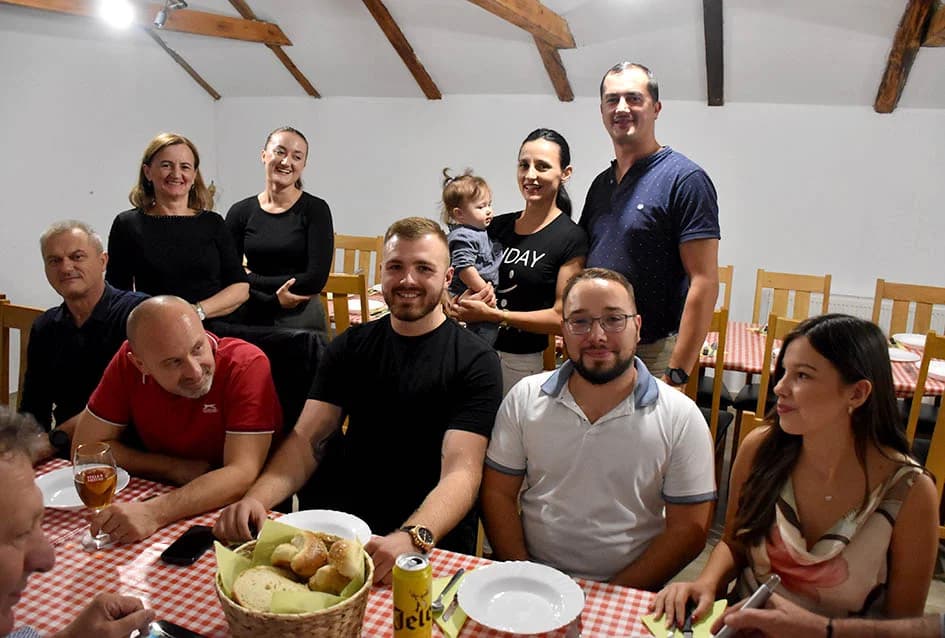 BIŠKUPČANIN MIHAEL IVANOVIĆ POBJEDNIK „VEČERE ZA 5“: Radost veselja podijelio s uzvanicima