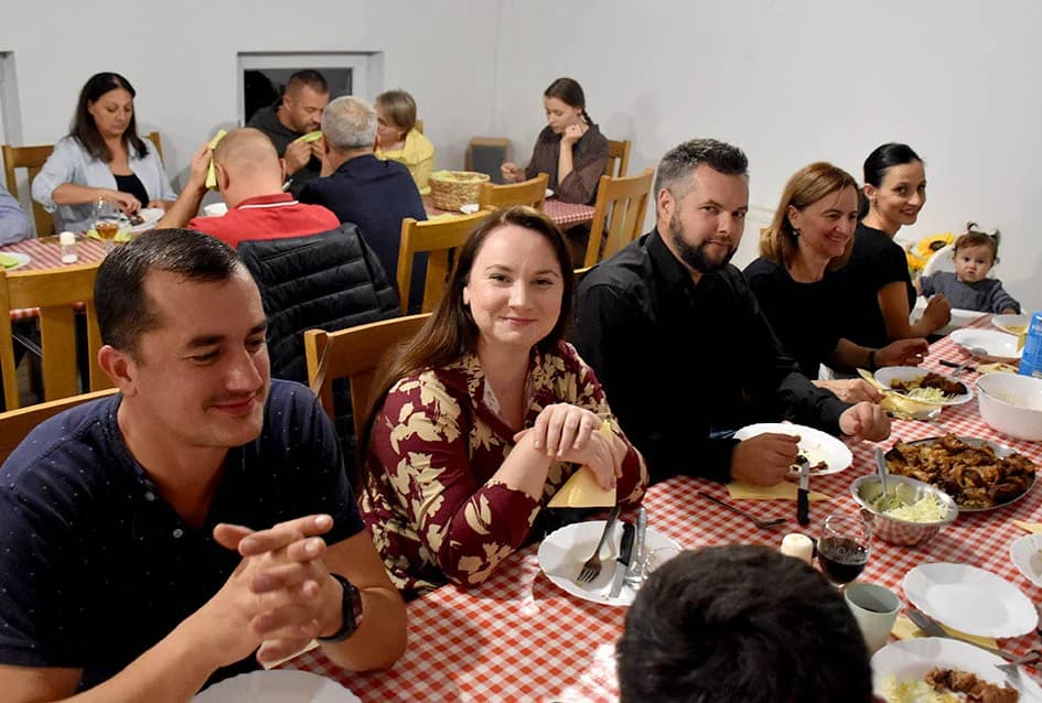 BIŠKUPČANIN MIHAEL IVANOVIĆ POBJEDNIK „VEČERE ZA 5“: Radost veselja podijelio s uzvanicima