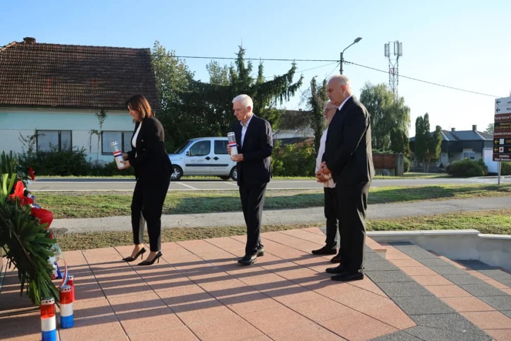 OBILJEŽAVANJE DANA OPĆINE BRESTOVAC: Odana počast poginulim hrvatskim braniteljima s tog područja