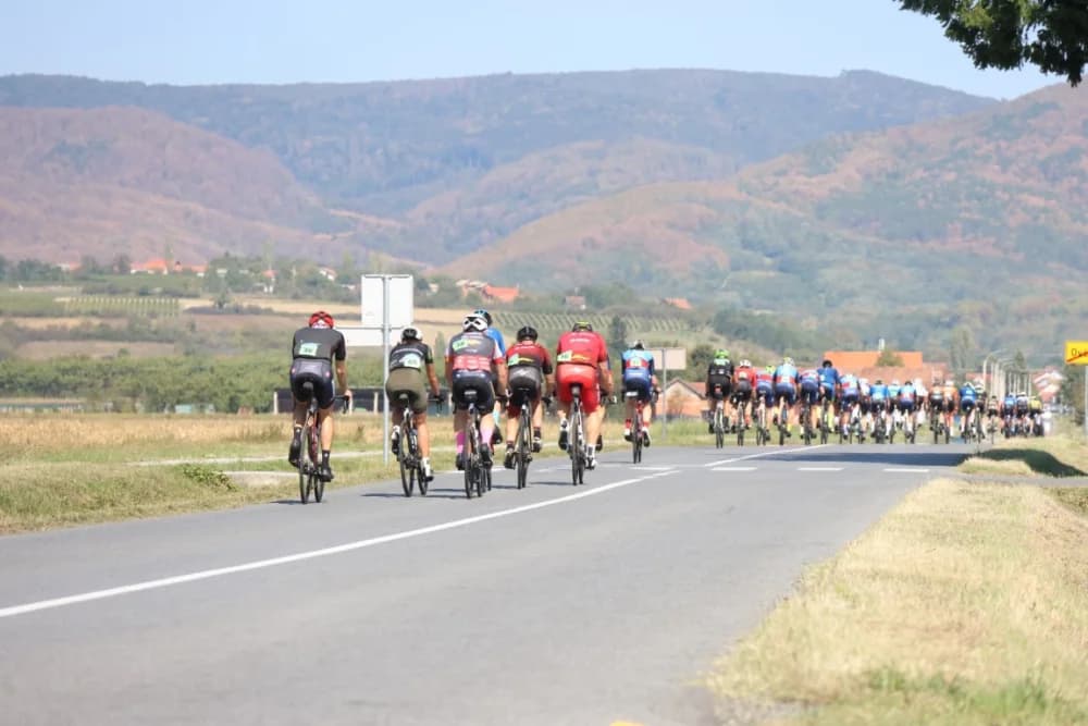 (FOTOZABILJEŠKA) Cestovna biciklistička utrka na području Zlatnog Papuka te dijelom grada Požege i grada Kutjeva