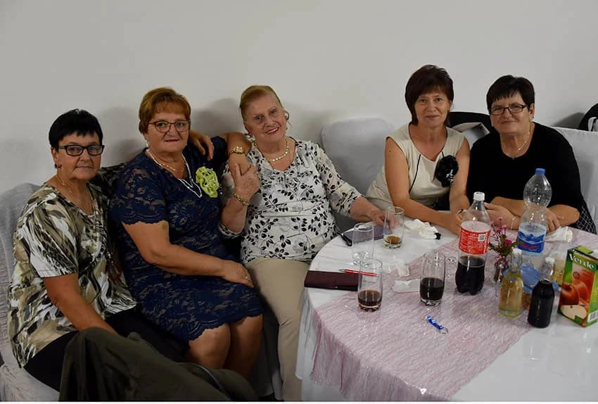 Uz ples i kola nadpjevavalo se bećarcima
