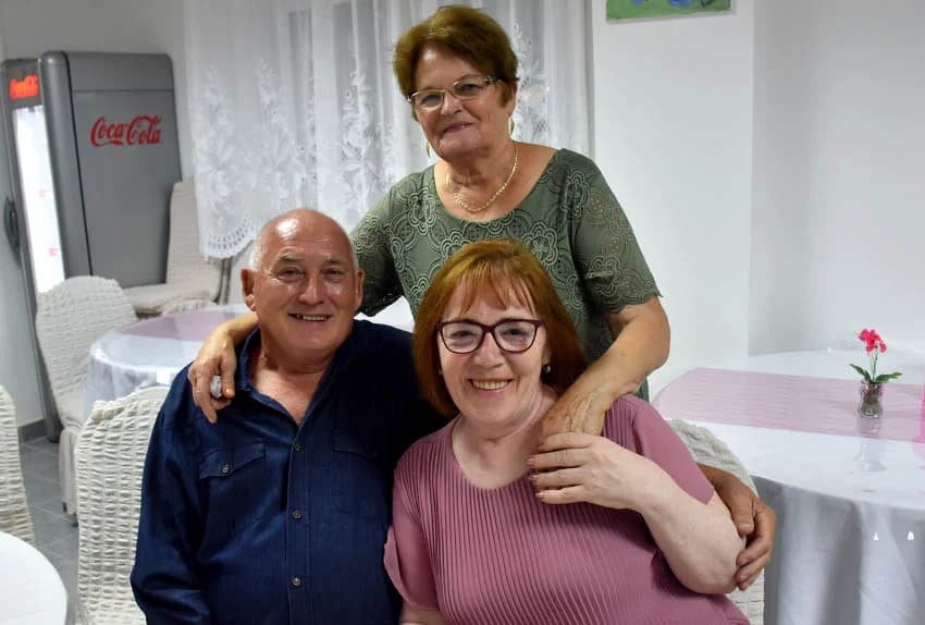 Uz ples i kola nadpjevavalo se bećarcima