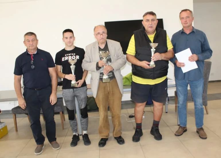UZ DAN OPĆINE BRESTOVAC ODRŽAN ŠAHOVSKI TURNIR: Prvo mjesto i pobjednički pehar osvojio velemajstor Bogdan Lalić