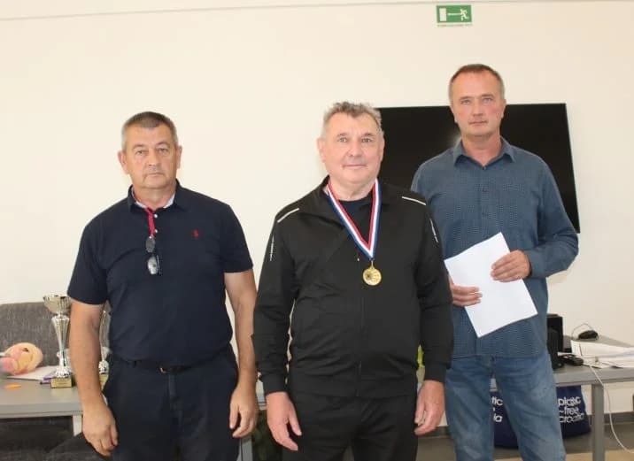 UZ DAN OPĆINE BRESTOVAC ODRŽAN ŠAHOVSKI TURNIR: Prvo mjesto i pobjednički pehar osvojio velemajstor Bogdan Lalić