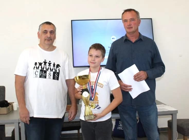 UZ DAN OPĆINE BRESTOVAC ODRŽAN ŠAHOVSKI TURNIR: Prvo mjesto i pobjednički pehar osvojio velemajstor Bogdan Lalić