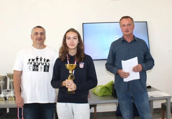 UZ DAN OPĆINE BRESTOVAC ODRŽAN ŠAHOVSKI TURNIR: Prvo mjesto i pobjednički pehar osvojio velemajstor Bogdan Lalić