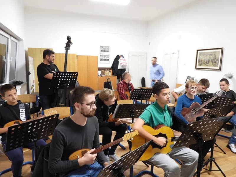 LJUBAV PREMA GLAZBI: Požeški tamburaški orkestar ima novo čelništvo – slijede upisi u Školu tambure  i novi nastupi