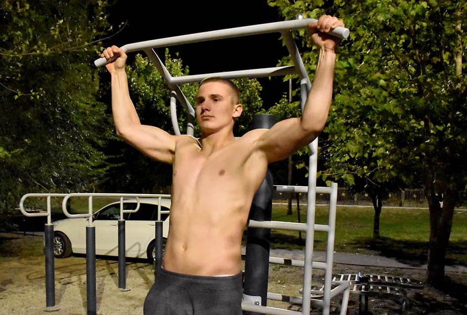 TJELOVJEŽBOM SE PRIPREMAJU ZA BUDUĆA ZVANJA: Jedan u policajce drugi u vojnike