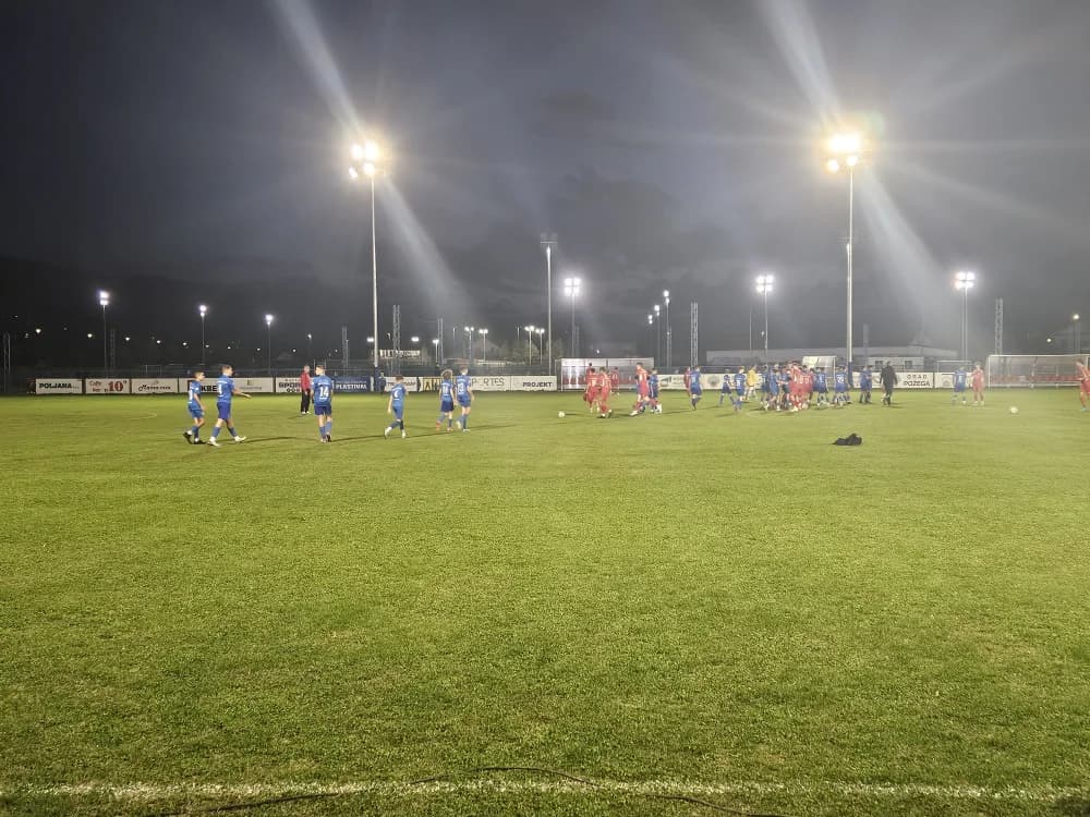 Novi reflektori na stadionu NK Požege koji će krasiti grad u večernjim satima