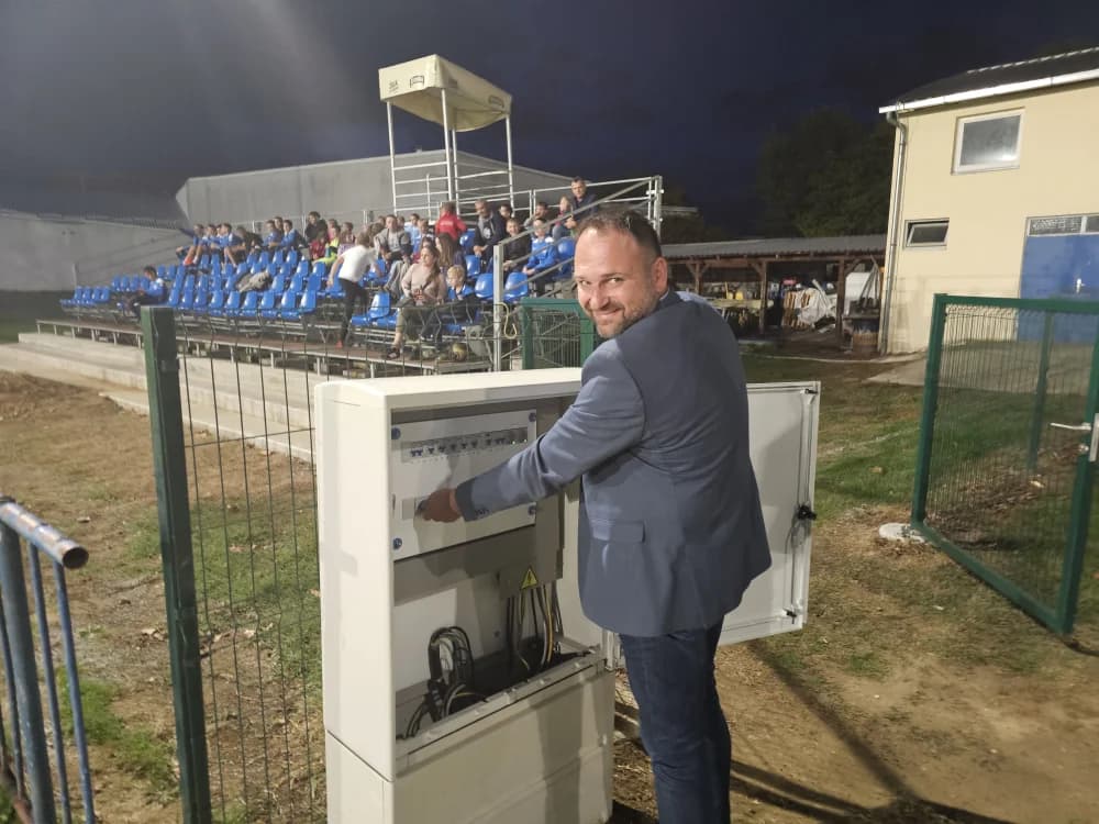 Novi reflektori na stadionu NK Požege koji će krasiti grad u večernjim satima