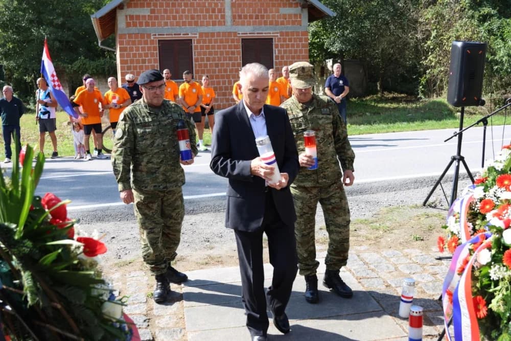 TUŽNA OBLJETNICA U KAMENSKOJ: Sjećanje na hrvatske branitelje - prve žrtve Požeštine
