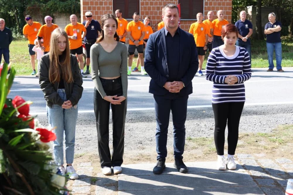 TUŽNA OBLJETNICA U KAMENSKOJ: Sjećanje na hrvatske branitelje - prve žrtve Požeštine