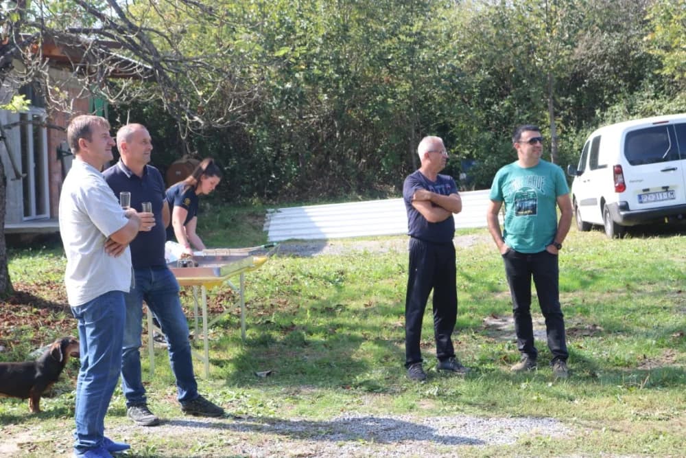 Požeški pčelar Željko Balen jedini u našoj zemlji oformio energetski neovisan i samoodrživ pčelinjak /FOTO/