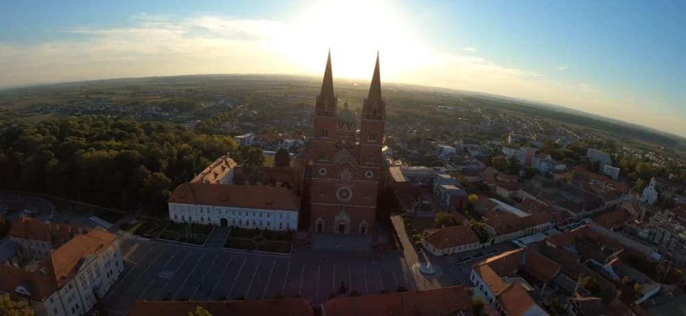 LET IZNAD RAVNICE: Letači požeškog Bumbara Zoltan Bartaky i Robert Antunović letjeli od Iloka do Požege!
