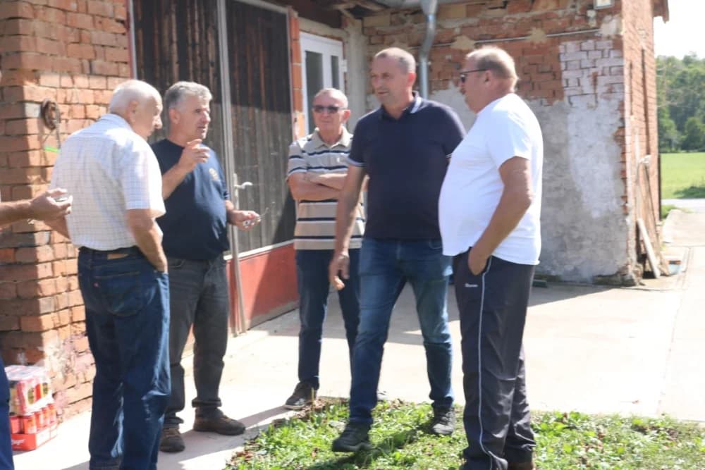 Požeški pčelar Željko Balen jedini u našoj zemlji oformio energetski neovisan i samoodrživ pčelinjak /FOTO/