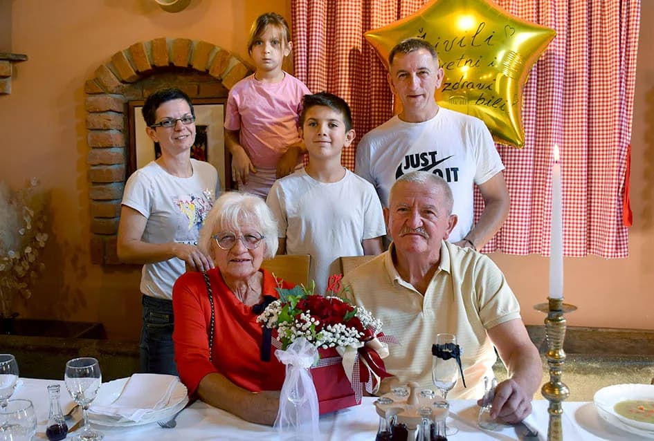 Požežani Dubravka i Mirko Zoretić proslavili pola stoljeća zajedničkog života