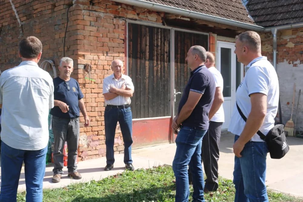 Požeški pčelar Željko Balen jedini u našoj zemlji oformio energetski neovisan i samoodrživ pčelinjak /FOTO/