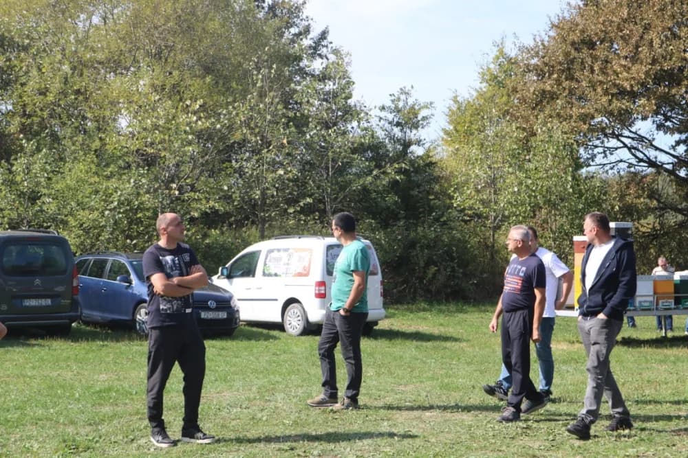 Požeški pčelar Željko Balen jedini u našoj zemlji oformio energetski neovisan i samoodrživ pčelinjak /FOTO/