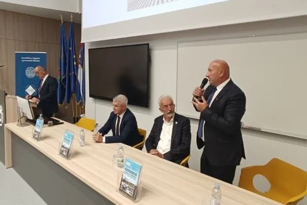 VRIJEDNO IZDANJE: Požežanin Ivica Prpić jedan od autora monografije o natjecanjima orača