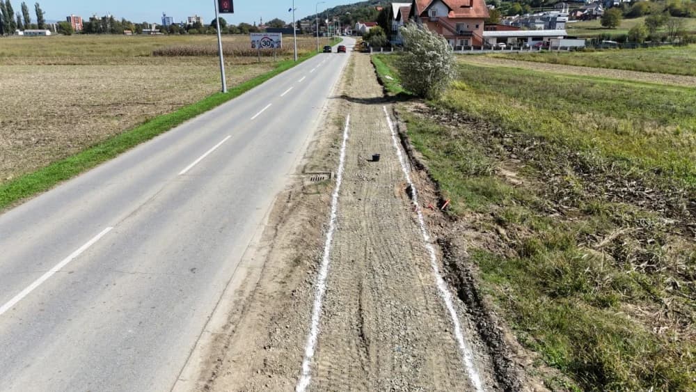 (VIDEO) Napreduju radovi na izgradnji pješačko-biciklističke staze u Zagrebačkoj ulici