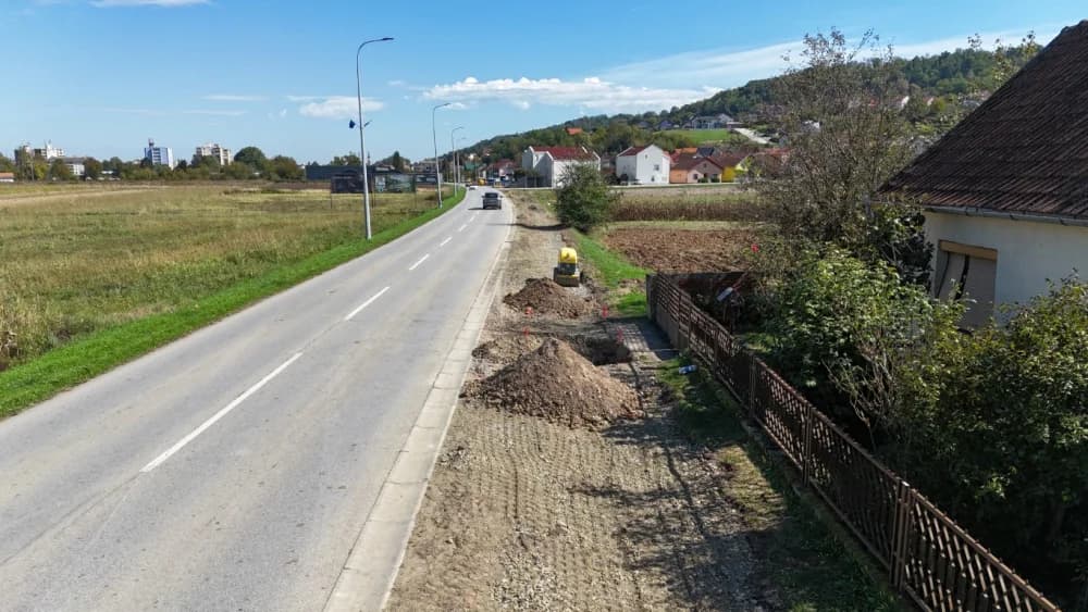 (VIDEO) Napreduju radovi na izgradnji pješačko-biciklističke staze u Zagrebačkoj ulici