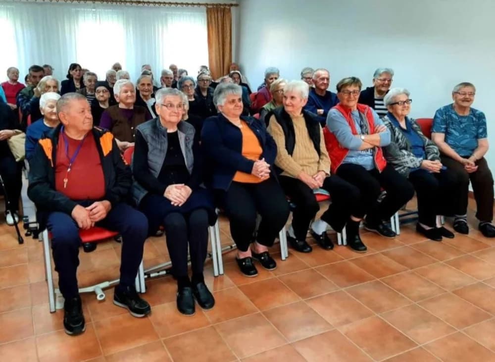 Peićevci posjetili Dom za starije i nemoćne osobe u Velikoj