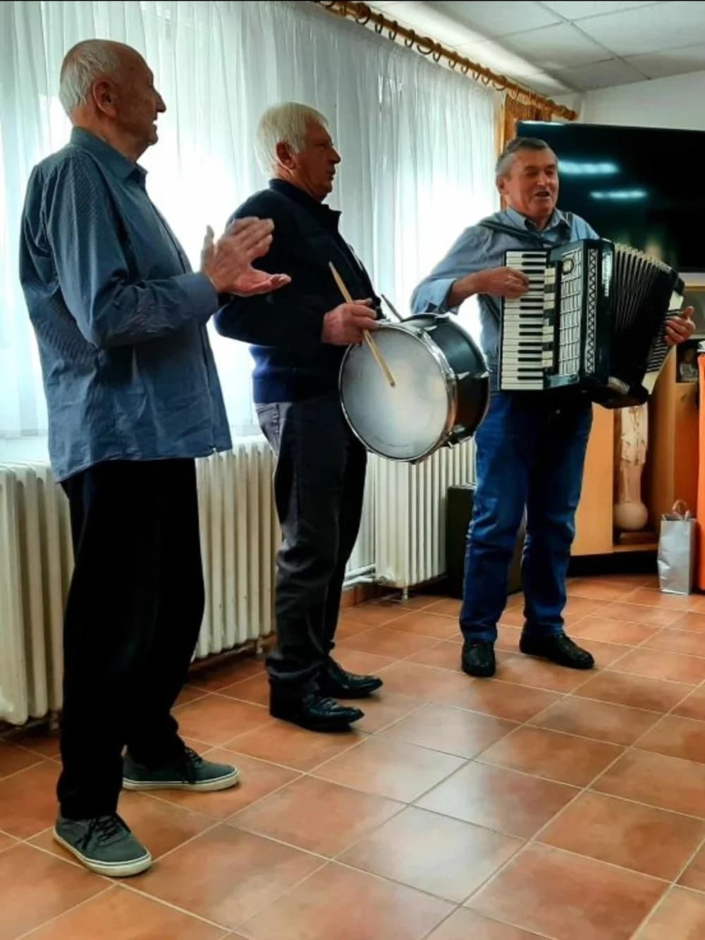 Peićevci posjetili Dom za starije i nemoćne osobe u Velikoj