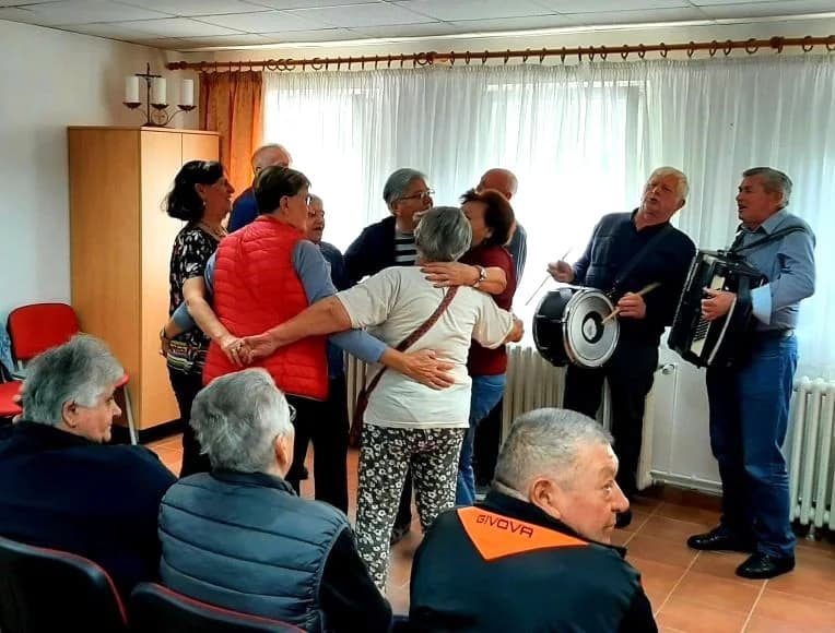 Peićevci posjetili Dom za starije i nemoćne osobe u Velikoj