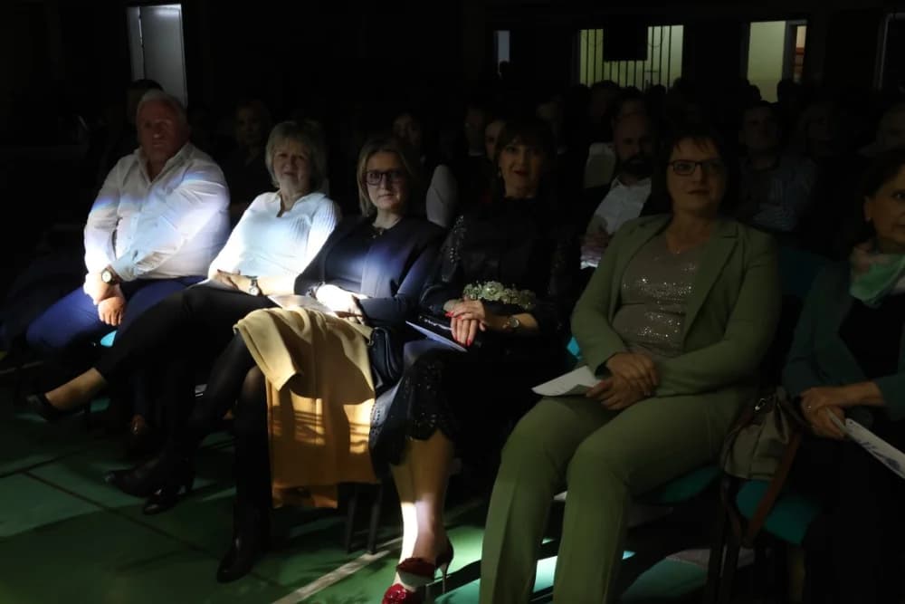 SUBOTIČKI FESTIVAL: Požežanin Luka Samardžić osvojio treće mjesto vlastitom pjesmom, a gosti festivala čelnici Kaptola i Pleternice