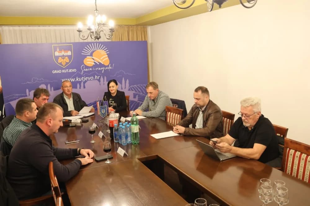 Na 24. sjednici gradskog vijeća Grada Kutjeva uz povećanje plaća zaposlenicima u Gradskoj upravi donesene i druge odluke