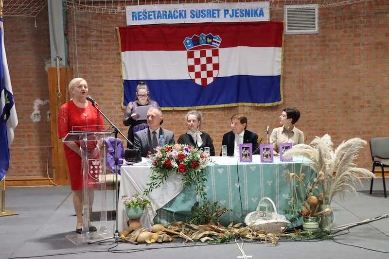 Požeška pjesnikinja Kata Tutić recitirala svoju pjesmu „Rasuta duša“ u Rešetarima