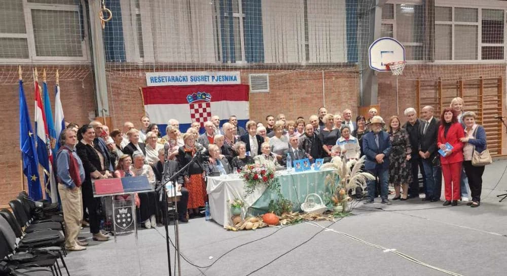 Požeška pjesnikinja Kata Tutić recitirala svoju pjesmu „Rasuta duša“ u Rešetarima
