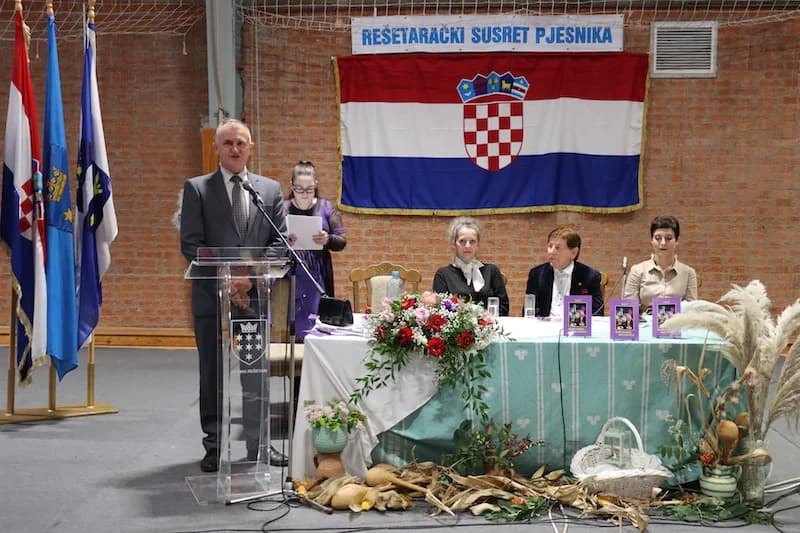 Požeška pjesnikinja Kata Tutić recitirala svoju pjesmu „Rasuta duša“ u Rešetarima
